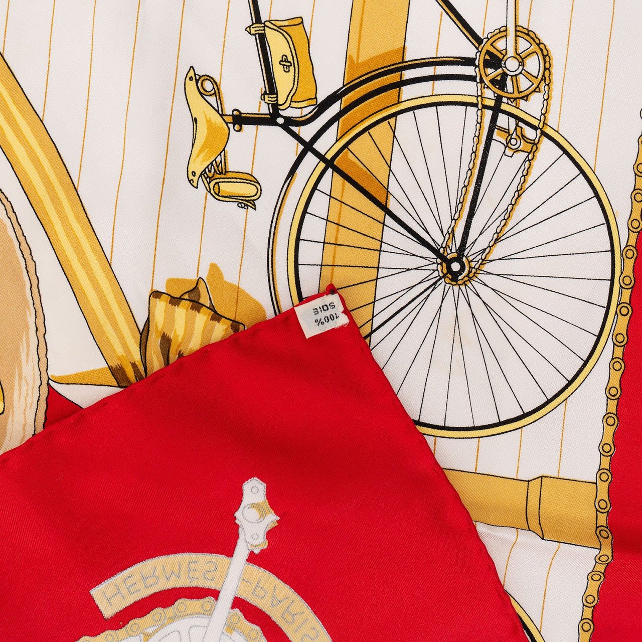 Hermès Les Becanes Silk Carre 90 Scarf Tuch Rood