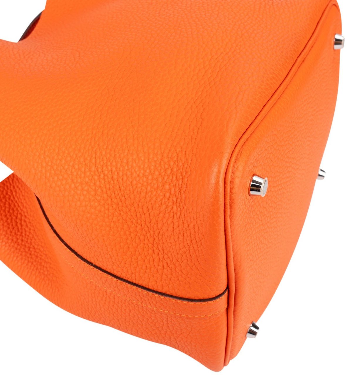 Hermès Orange Taurillon Clemence Palladium Picotin Lock 22 Handbag Oranje