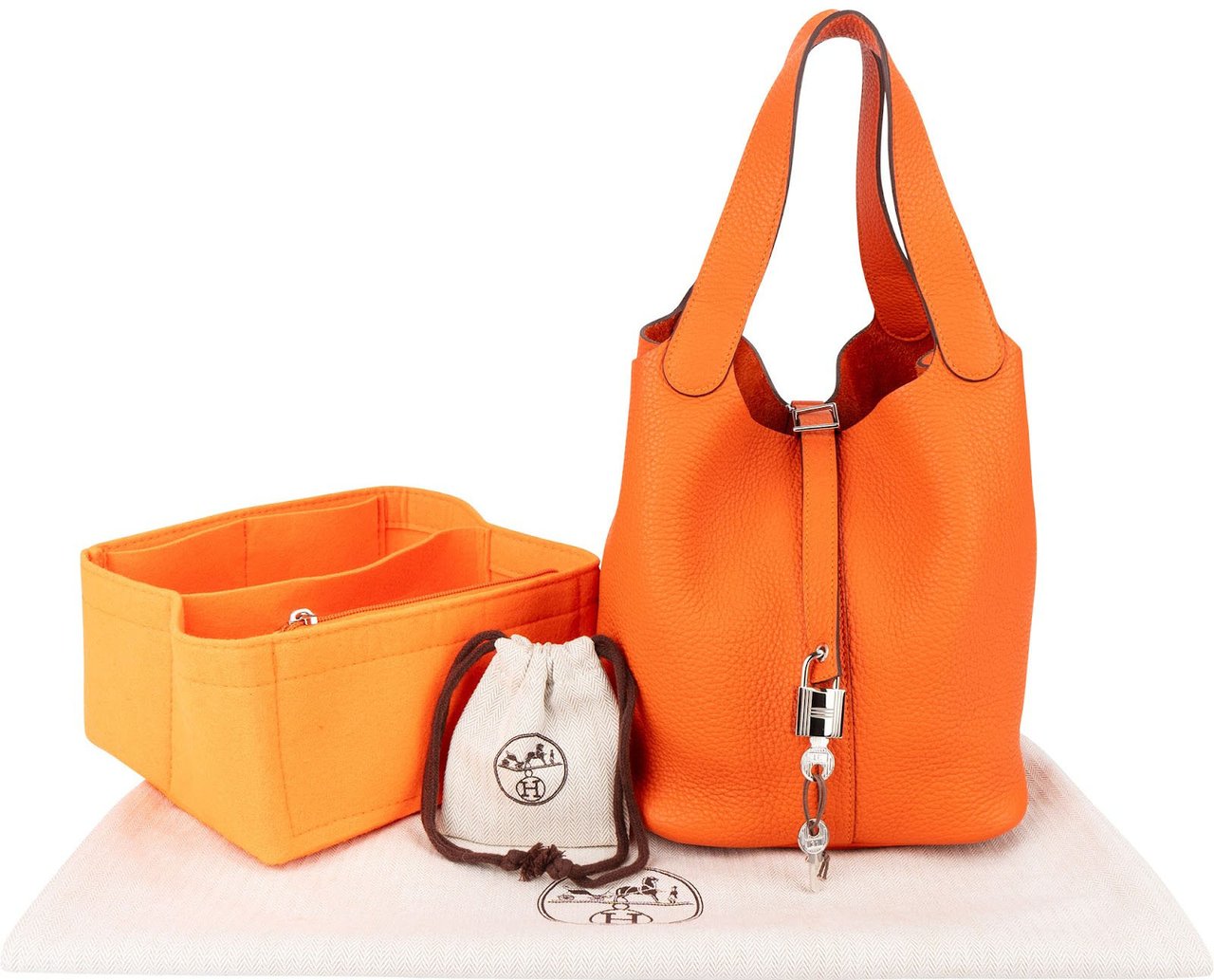 Hermès Orange Taurillon Clemence Palladium Picotin Lock 22 Handbag Oranje