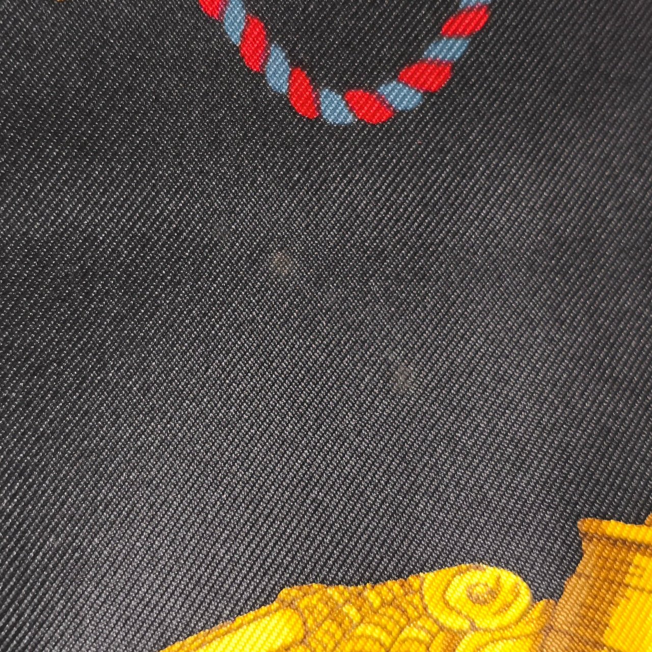 Hermès Grand Uniforme Silk 90 Scarf Tuch Zwart