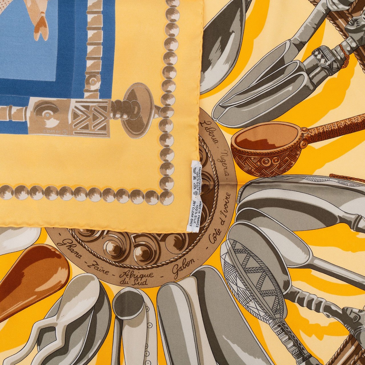 Hermès Cuillers d'Afrique Silk 90 Scarf Tuch Geel