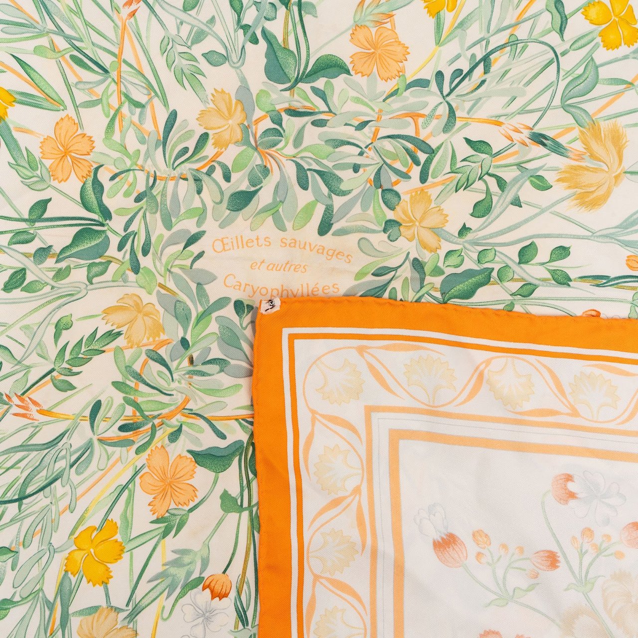 Hermès Twill Oeillets Sauvages Silk 90 Scarf Tuch Wit