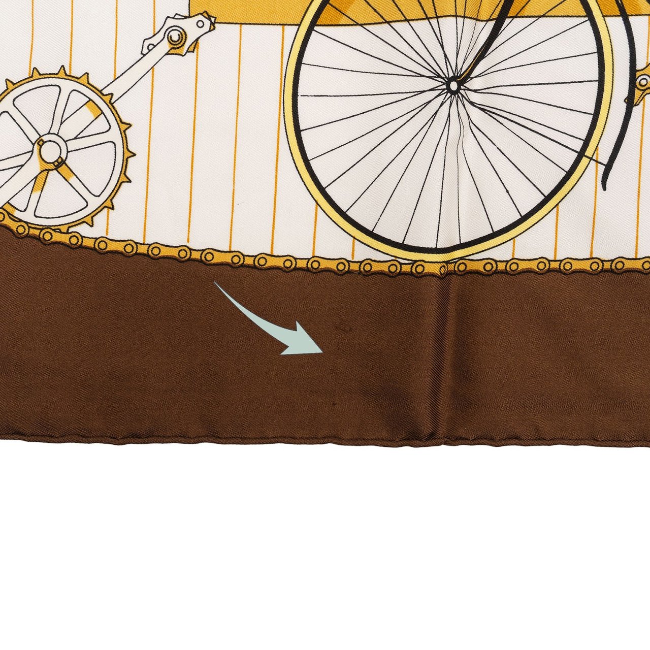 Hermès Les Becanes Silk 90 Scarf Tuch Bruin