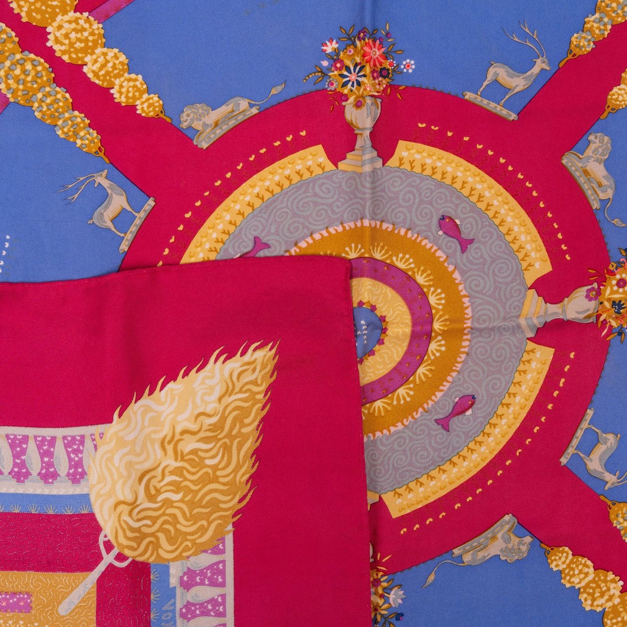 Hermès Fête au Village Silk 90 Scarf Tuch Rood