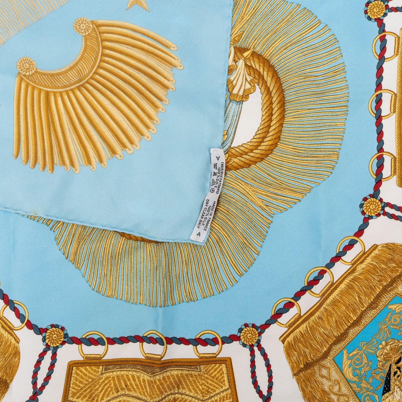 Hermès Fêtes et Combats Silk Carre 90 Scarf Tuch Lichtblauw