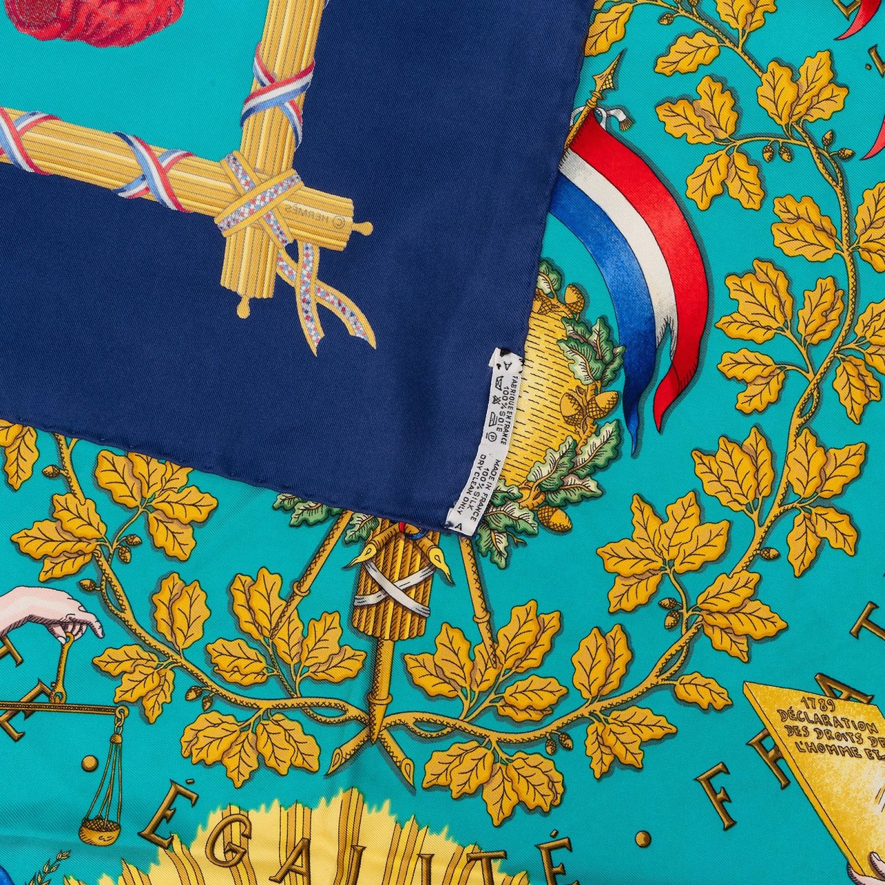 Hermès Liberté Égalité Fraternité Silk 90 Scarf Tuch Blauw