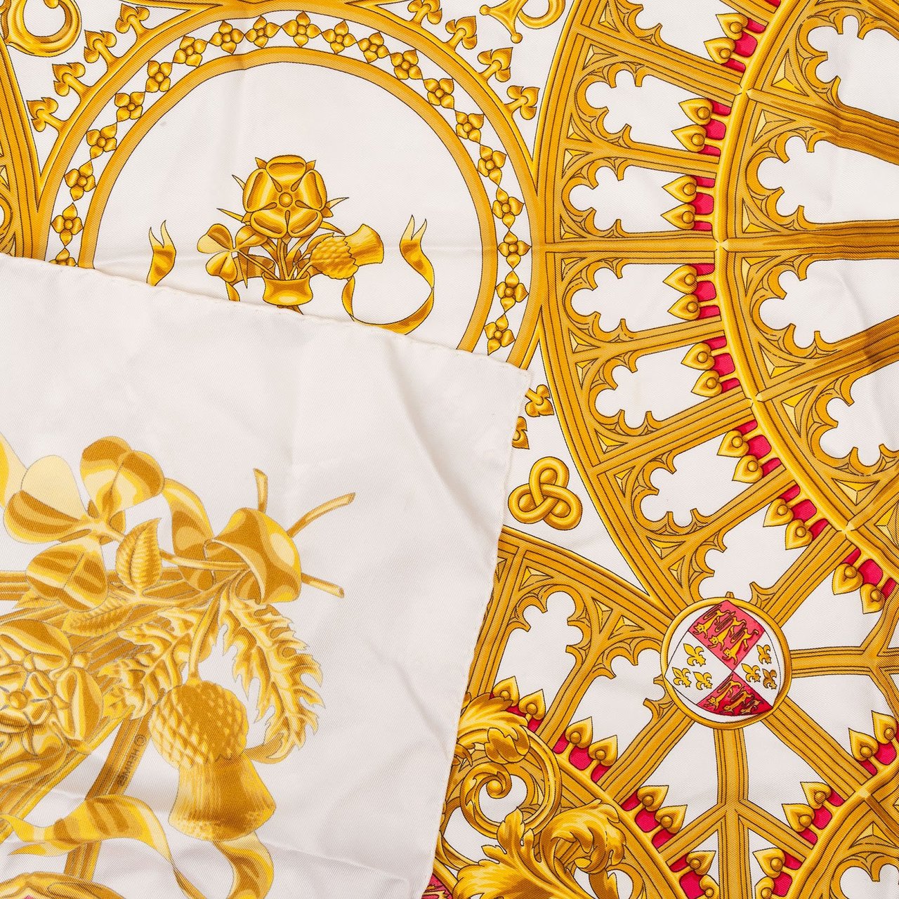 Hermès British Heraldry Silk 90 Scarf Tuch Wit
