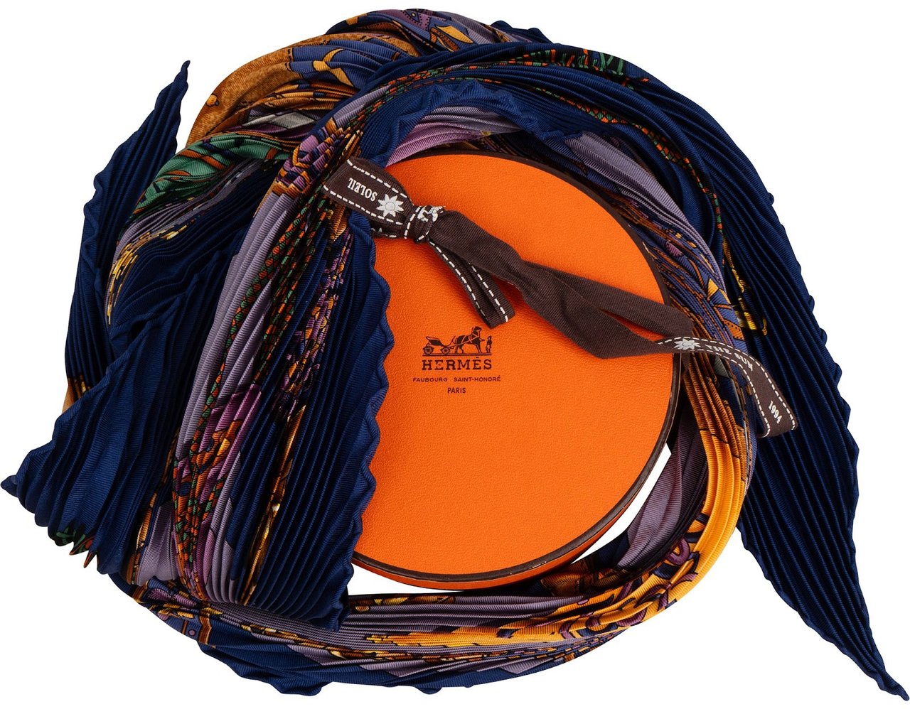 Hermès Astres Et Soleils Plissé Tuch Scarf Navy