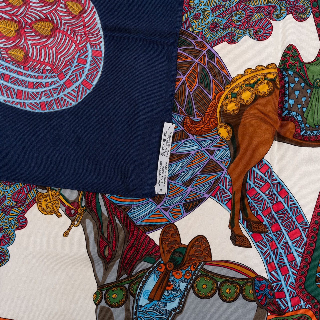 Hermès L'Art des Steppes Silk Carre 90 Scarf Tuch Navy
