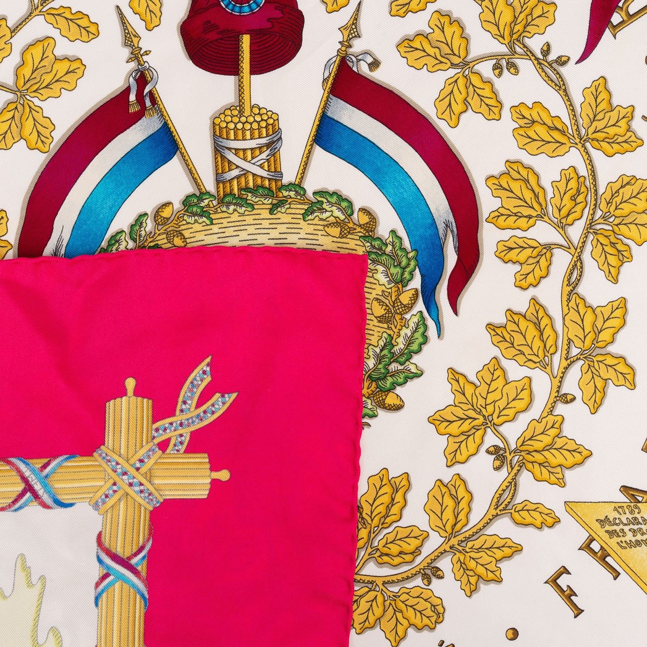 Hermès Liberté Égalité Fraternité 1789 Silk Carre 90 Scarf Tuch Rood