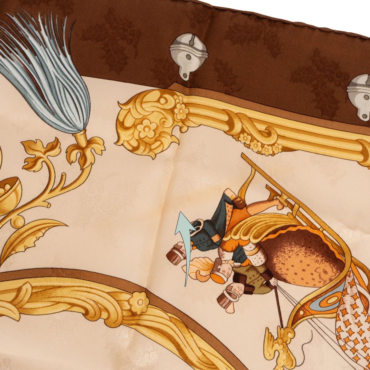 Hermès Plumes et Grelots Silk Carre 90 Scarf Tuch Bruin