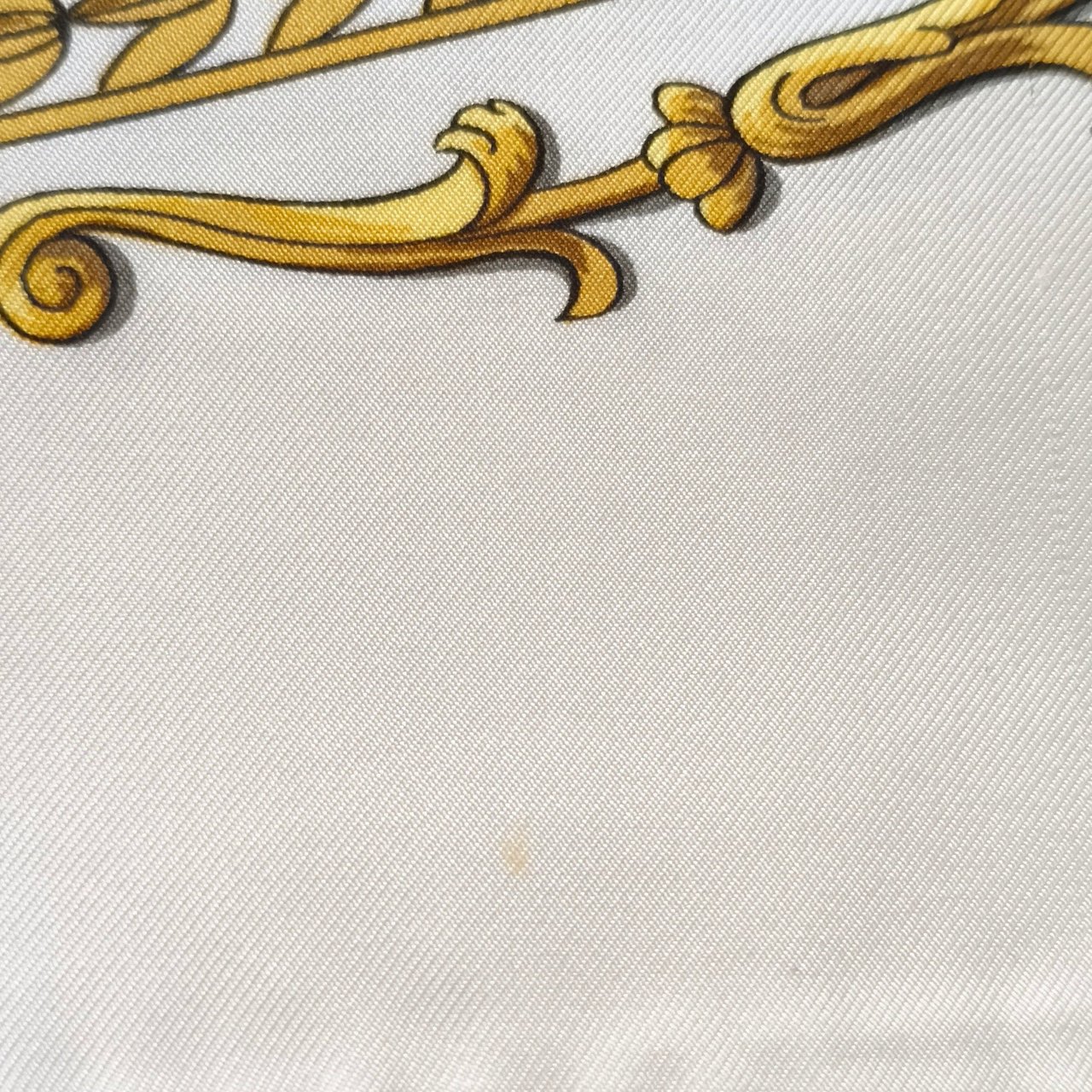 Hermès La Promenade de Longchamps Silk Carre 90 Scarf Tuch Wit