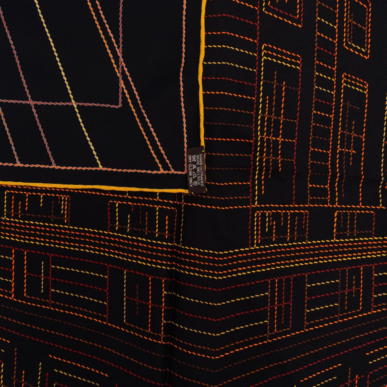 Hermès Piqué Sellier Silk Carre 65 Tuch Scarf Zwart