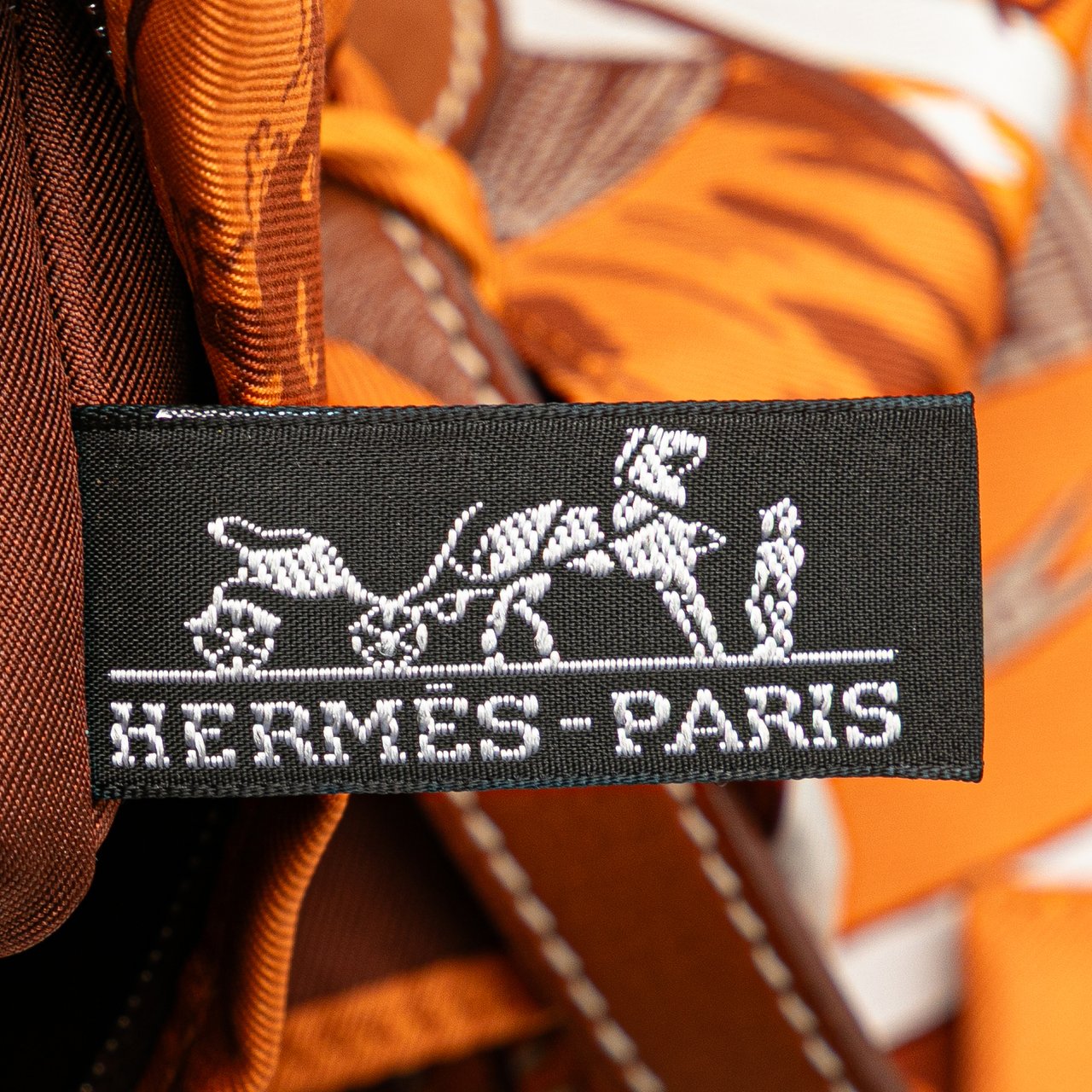 Hermès Jeu des Omnibus et Dames Blanches Silky Pop Crossbody Oranje