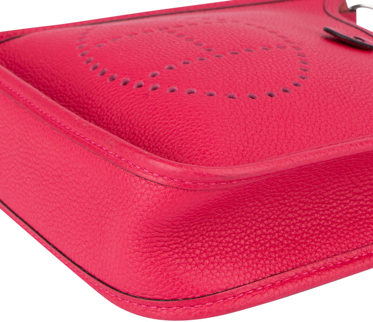 Hermès Hermès Rose Shocking Maurice Evelyne 16 Crossbody Bag Roze