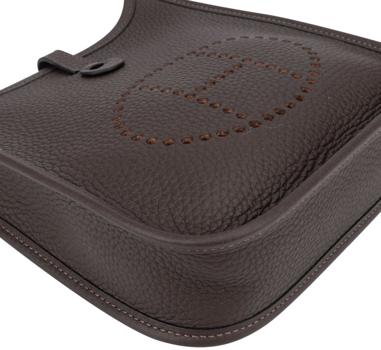 Hermès Hermès Brun Clemence Leather Evelyne 16 Crossbody Bag Bruin