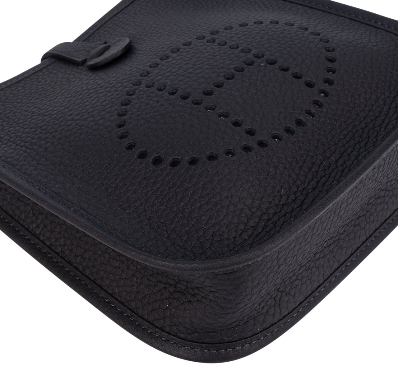 Hermès Hermès Clemence Leather Evelyne 16 Crossbody Bag Blauw