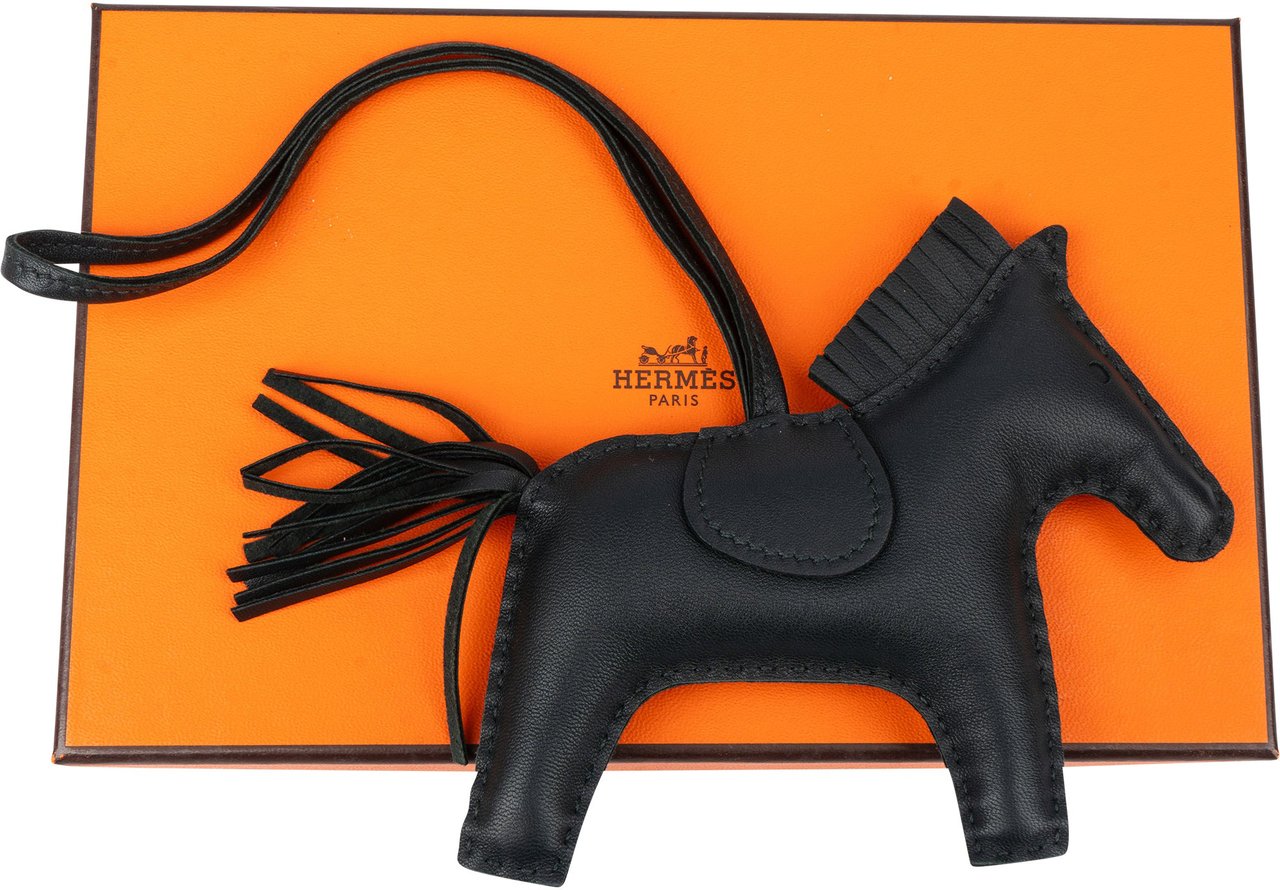 Hermès Hermès Green Leather Rodeo MM Pendant Groen