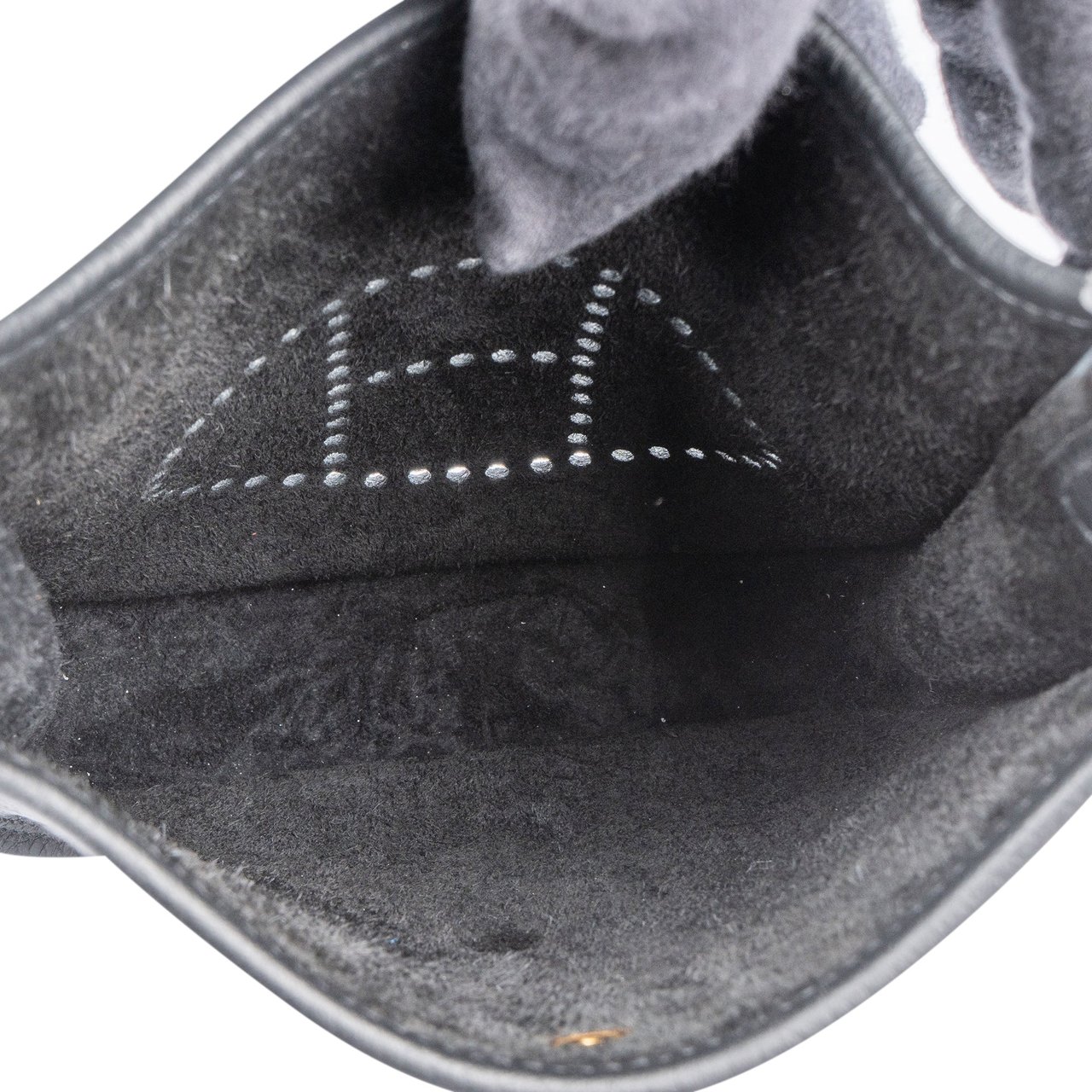 Hermès Hermès Clemence Leather Evelyne 16 Crossbody Bag Zwart