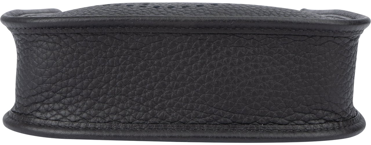 Hermès Hermès Clemence Leather Evelyne 16 Crossbody Bag Zwart