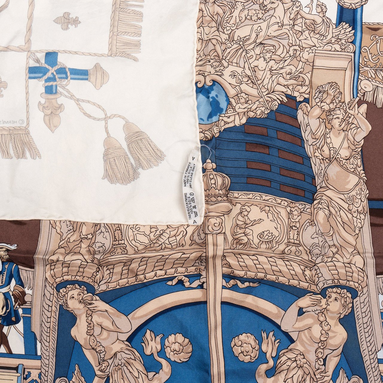 Hermès Hermès Classic "Veu Du Carosse De" Silk Carre 90 Scarf Tuch Wit