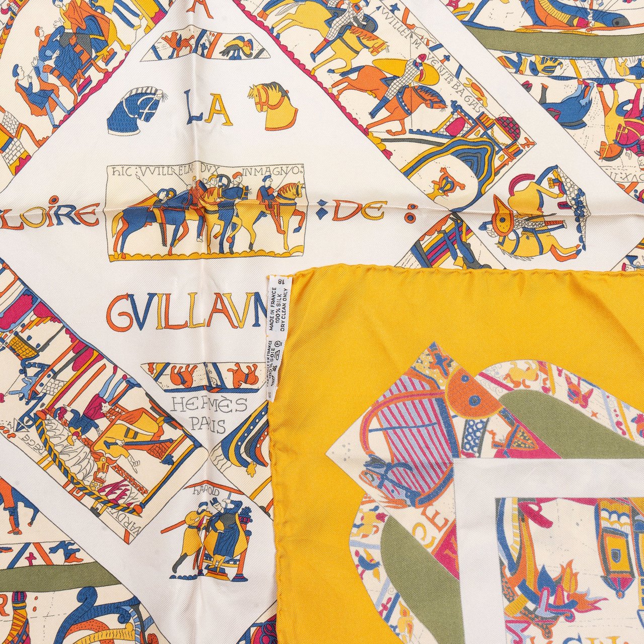 Hermès Hermès Classic "La Gvillavme" Silk Carre 90 Scarf Tuch Geel