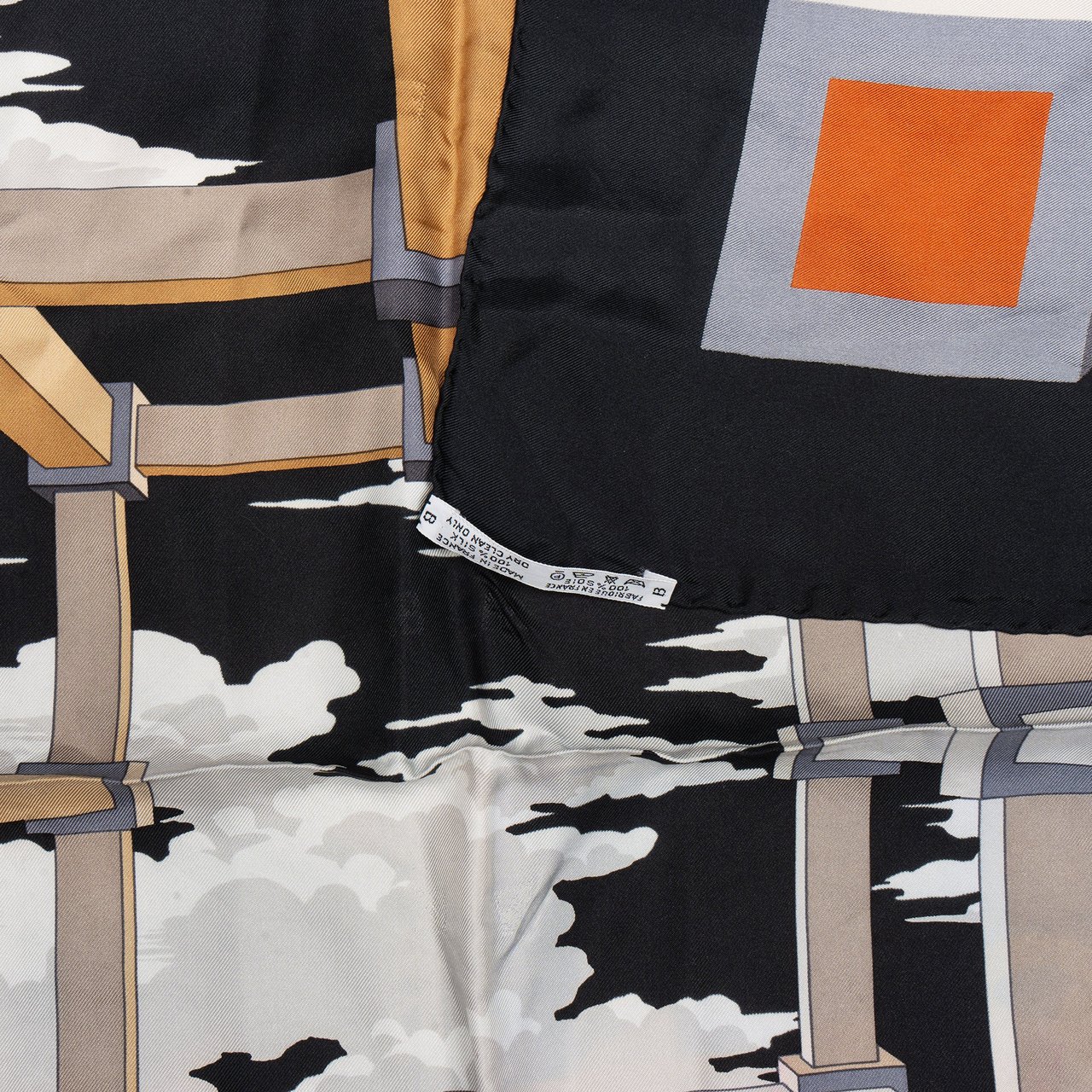 Hermès Hermès Classic "Perspective" Silk Carre 90 Scarf Tuch Zwart