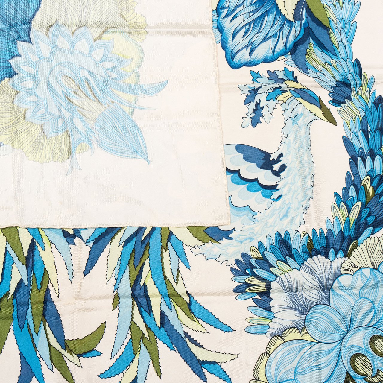 Hermès Hermès Classic "TAHITI" Silk Carre 90 Scarf Tuch Wit