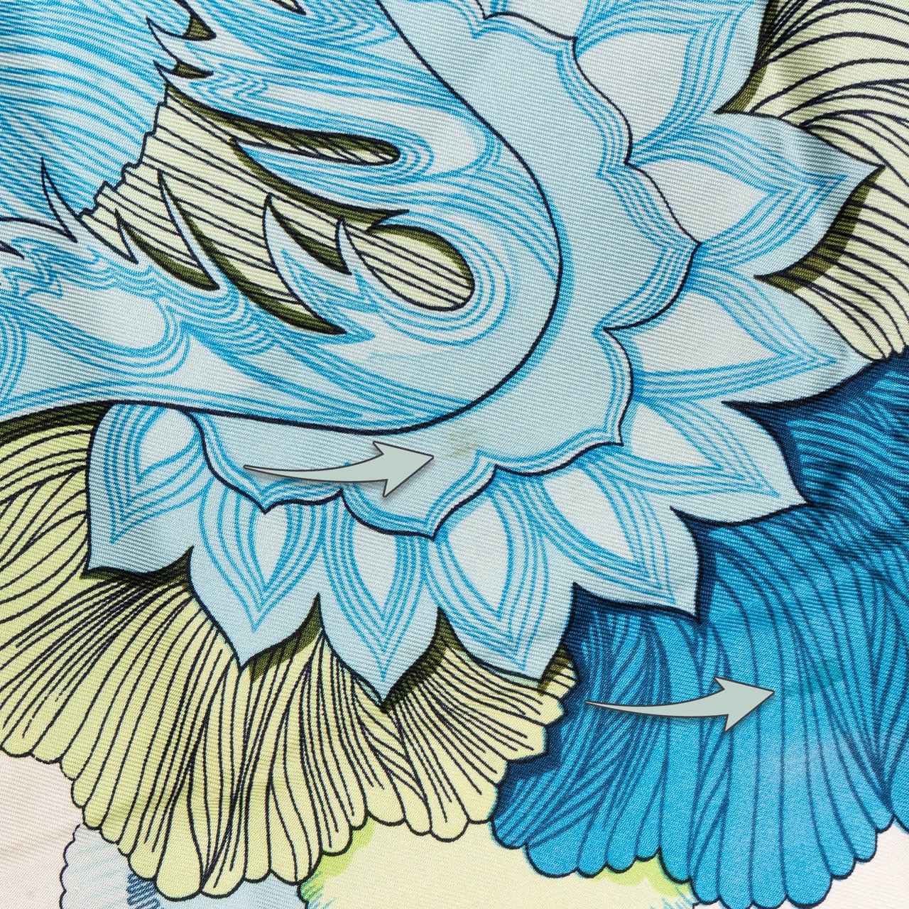 Hermès Hermès Classic "TAHITI" Silk Carre 90 Scarf Tuch Wit