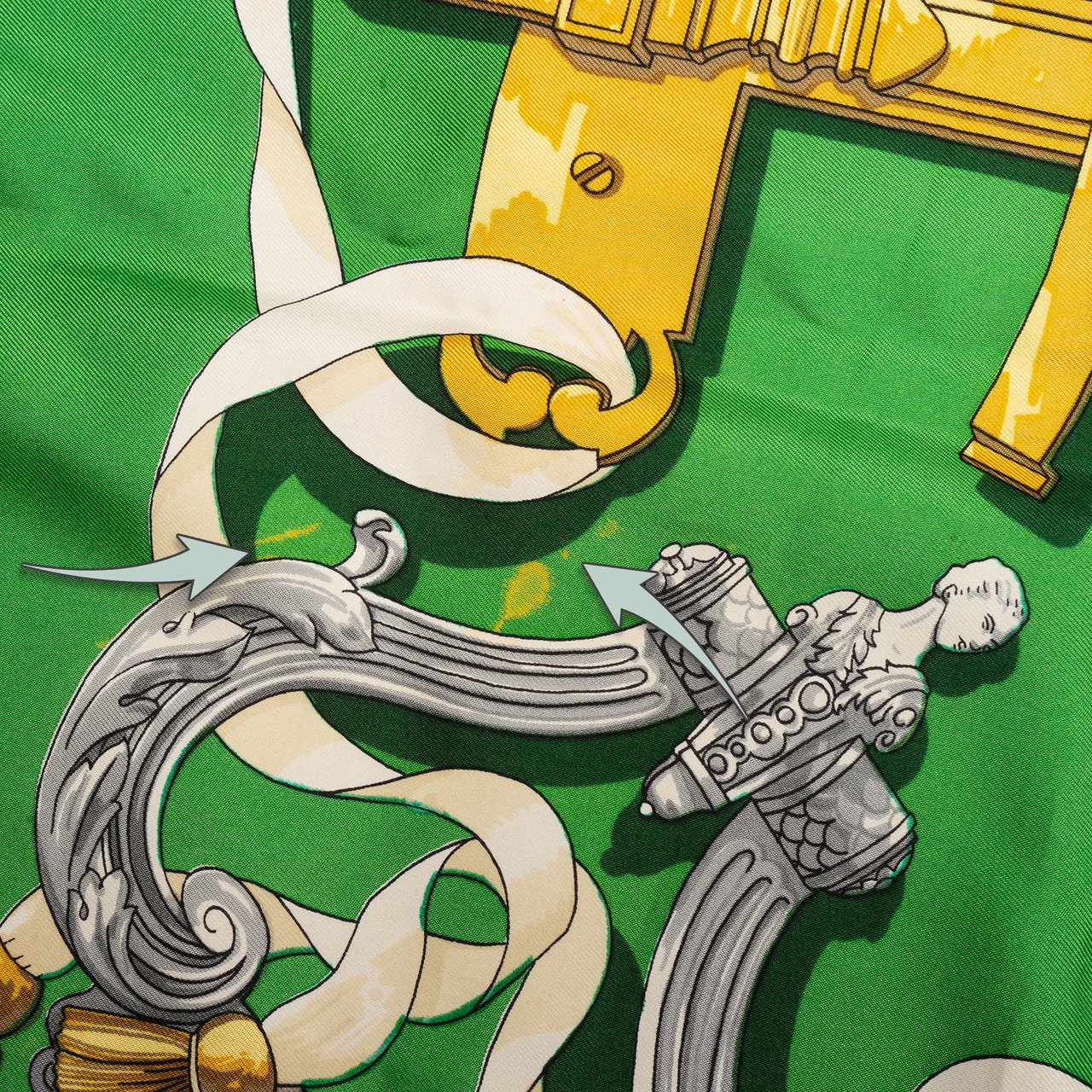 Hermès Hermès Classic "FERRONNERIE" Silk Carre 90 Scarf Tuch Groen