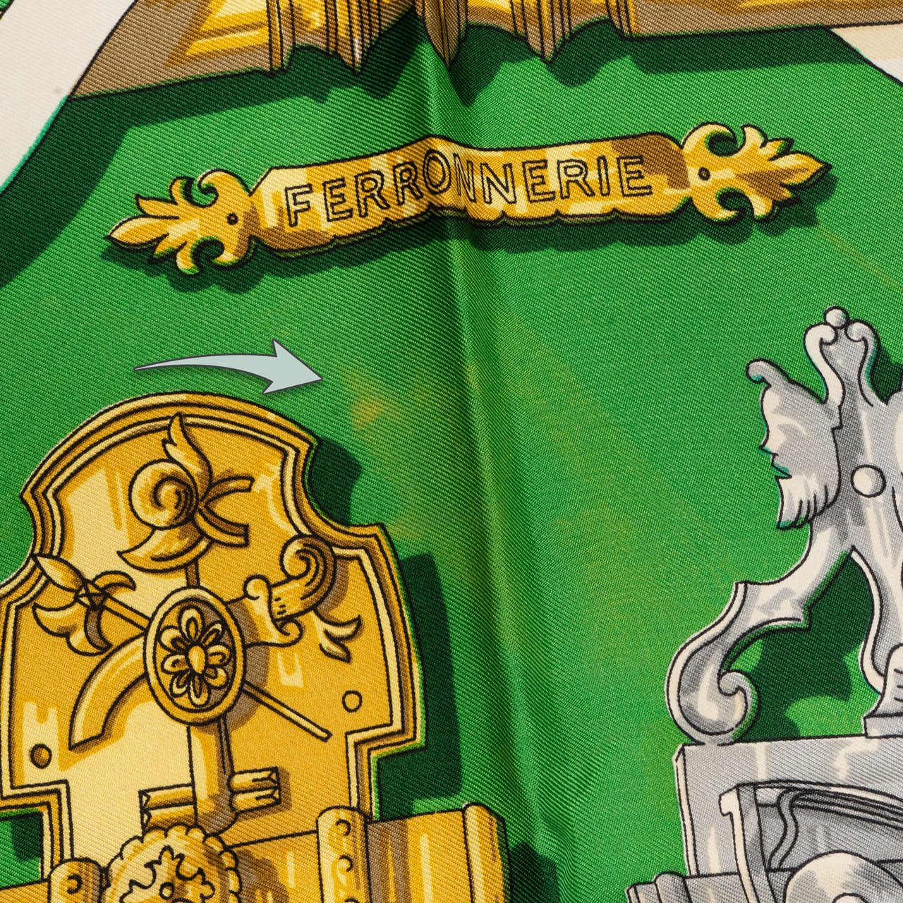 Hermès Hermès Classic "FERRONNERIE" Silk Carre 90 Scarf Tuch Groen