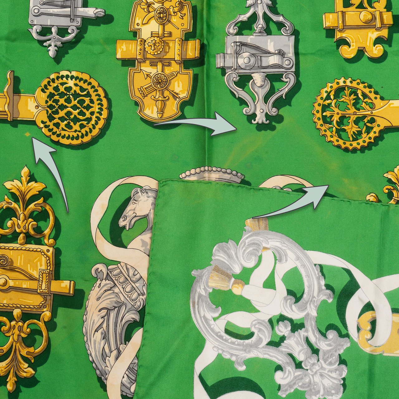 Hermès Hermès Classic "FERRONNERIE" Silk Carre 90 Scarf Tuch Groen