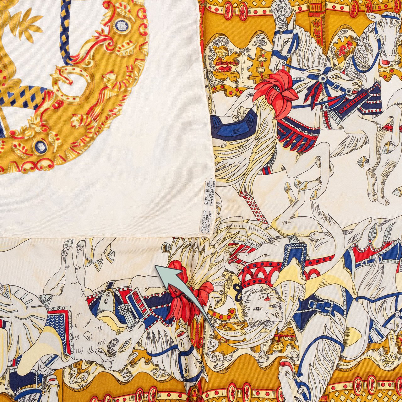 Hermès Classic "Carriage" Silk Carre 90 Scarf Tuch Wit