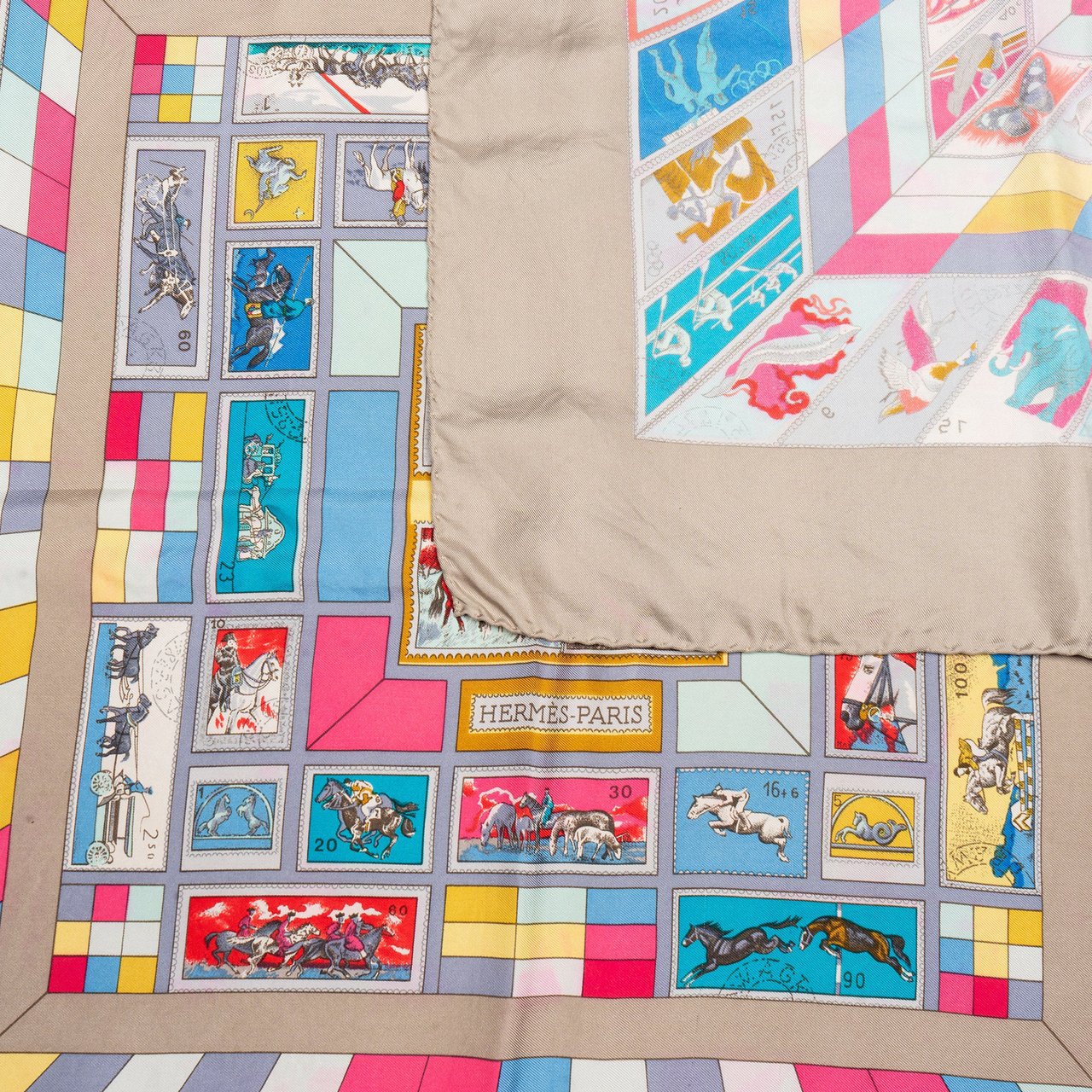 Hermès Classic "CORRESPONDANCE" Silk Carre 90 Scarf Tuch Donkergrijs