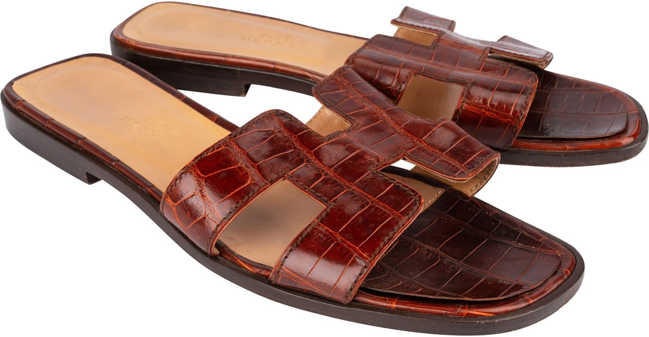 Hermès Hermès Crocodile Leather Oran Sandals (36,5) Bruin