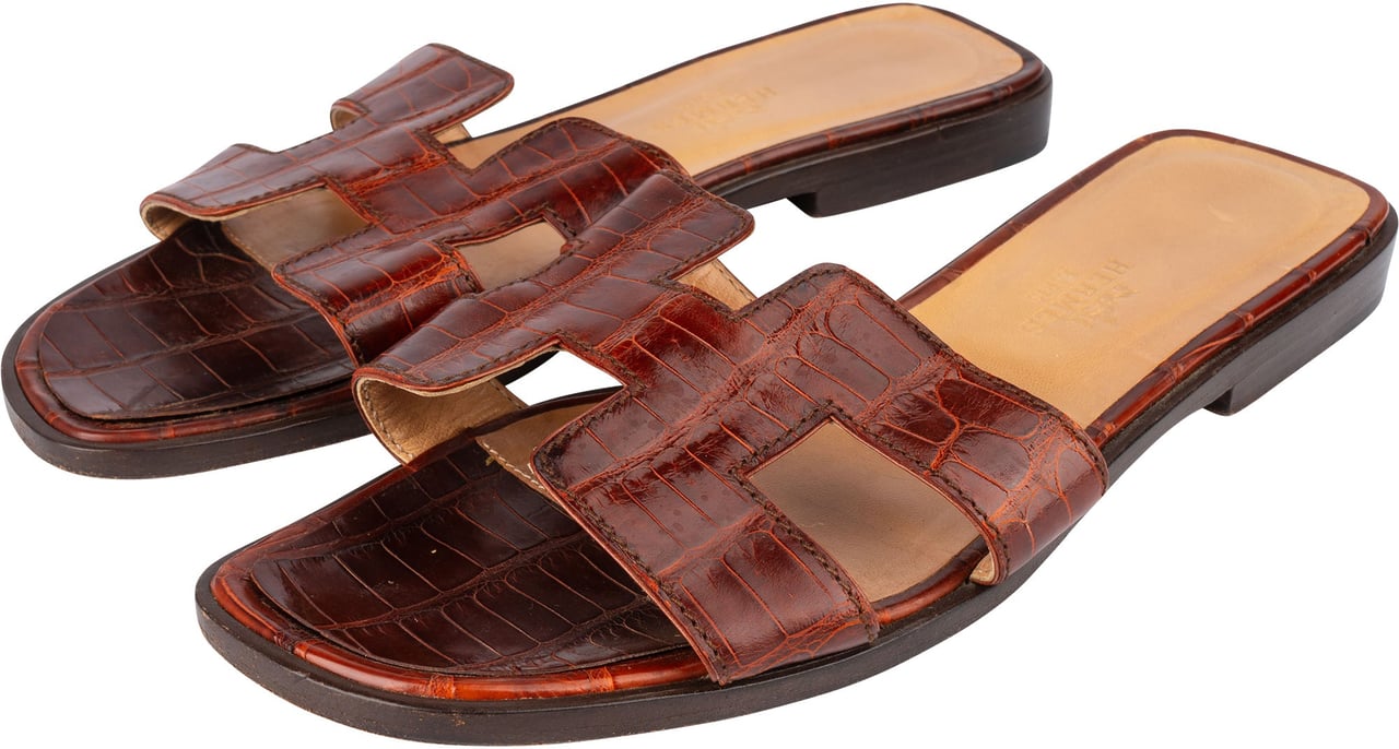 Hermès Hermès Crocodile Leather Oran Sandals (36,5) Bruin
