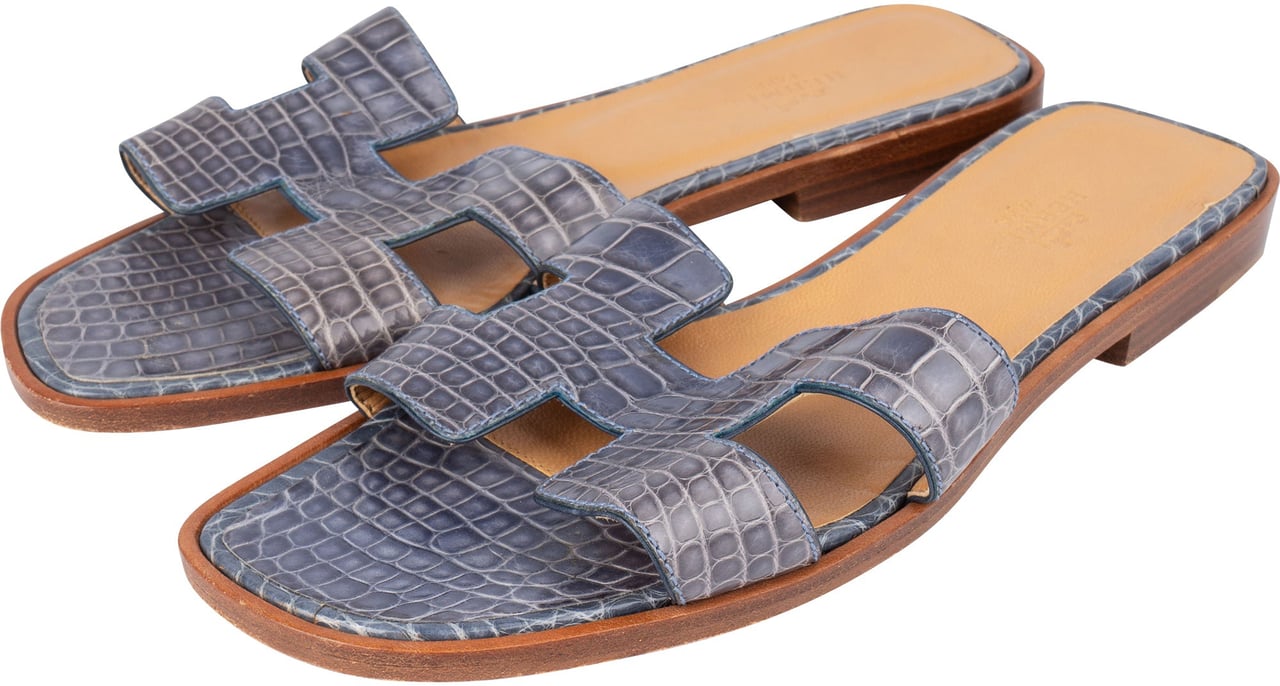 Hermès Hermès Bleu Crocodile Oran Sandals (36) Blauw