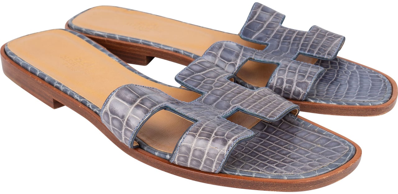 Hermès Hermès Bleu Crocodile Oran Sandals (36) Blauw