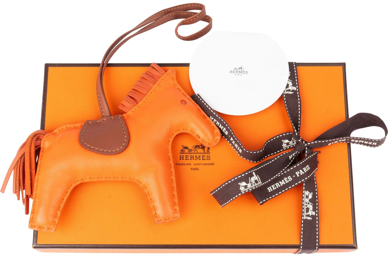 Hermès Hermès Tricolor Leather Rodeo MM Pendant Oranje