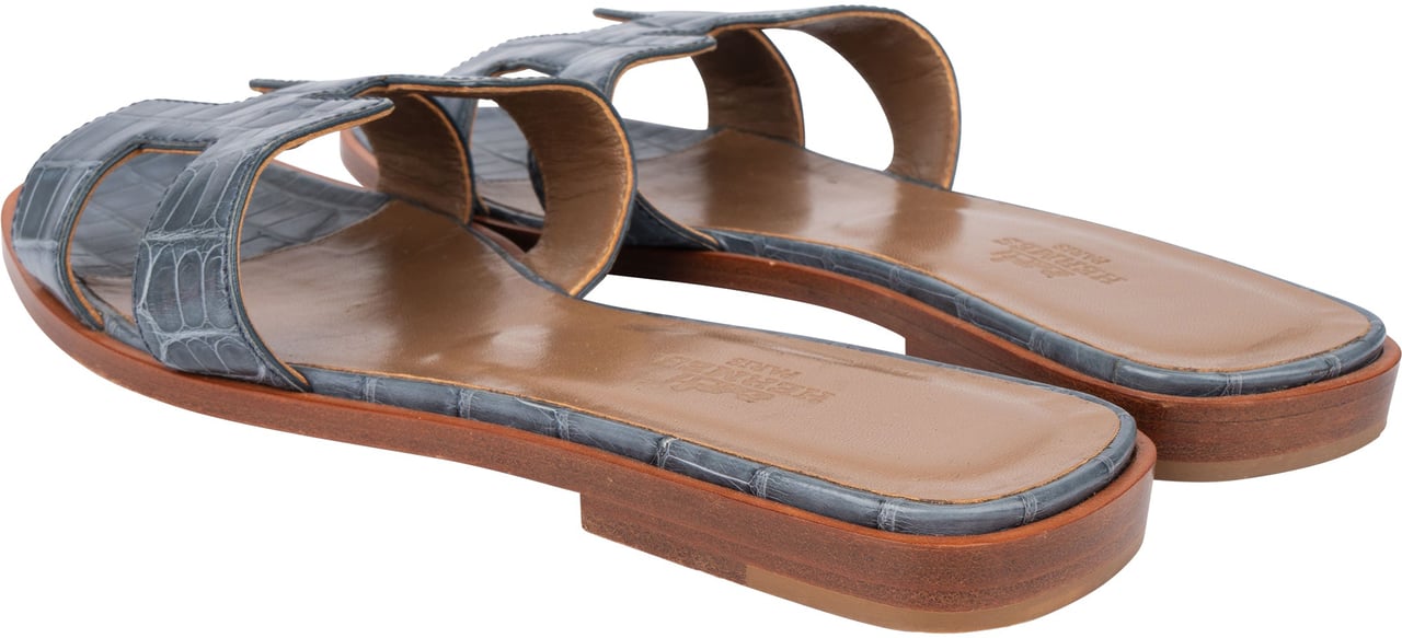 Hermès Hermès Bleu Exotic Crocodile Leather Oran Sandals (36,5) Blauw