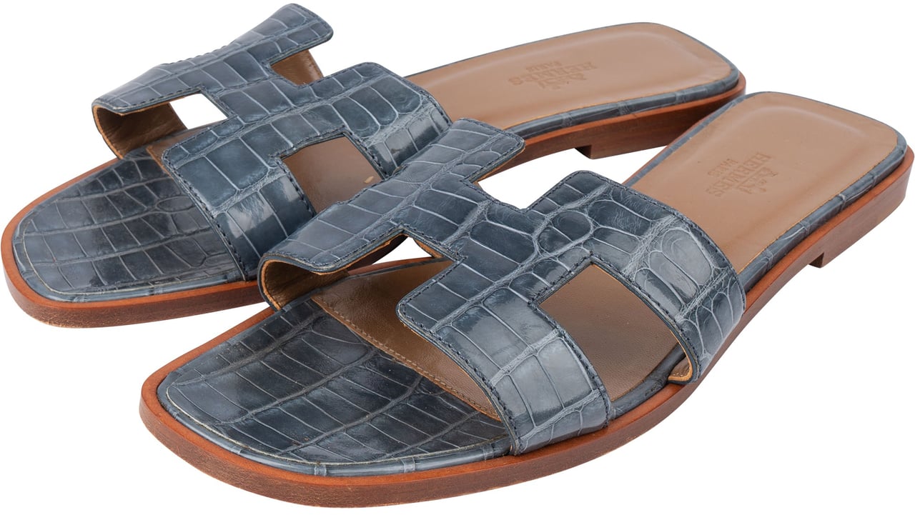 Hermès Hermès Bleu Exotic Crocodile Leather Oran Sandals (36,5) Blauw