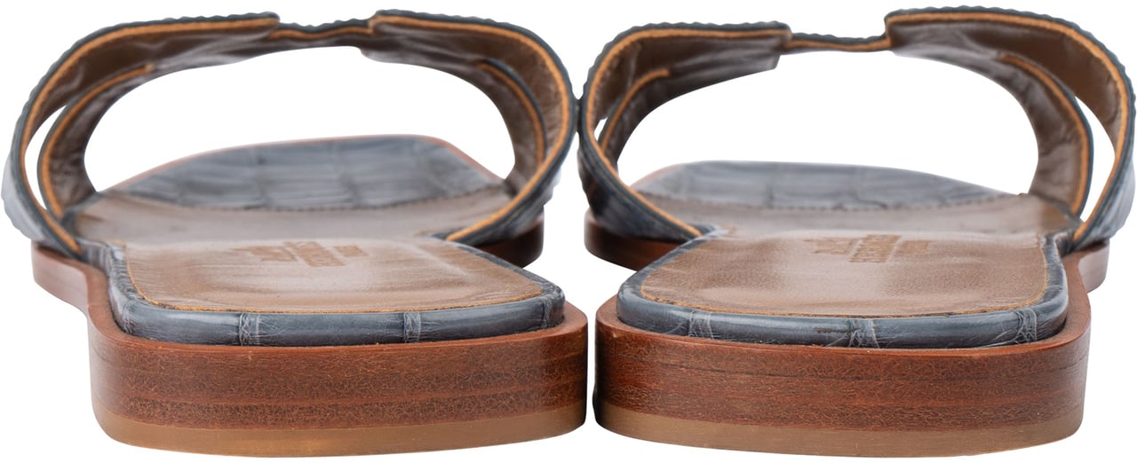Hermès Hermès Bleu Exotic Crocodile Leather Oran Sandals (36,5) Blauw