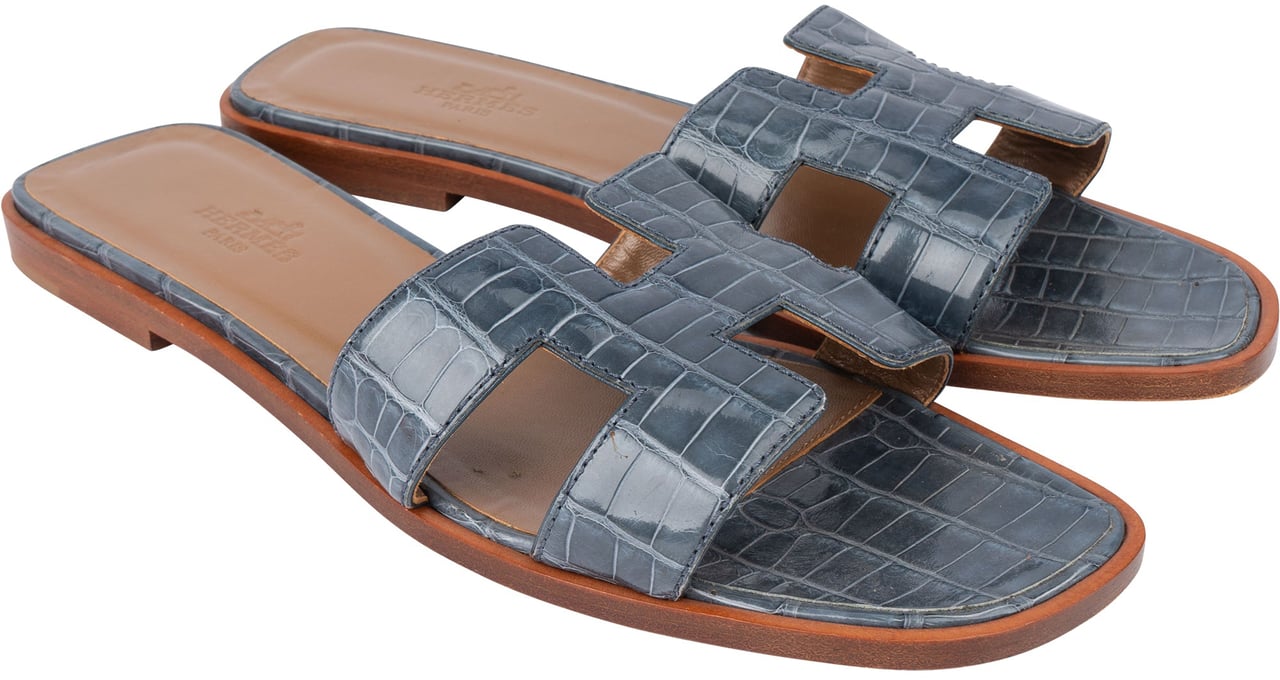 Hermès Hermès Bleu Exotic Crocodile Leather Oran Sandals (36,5) Blauw