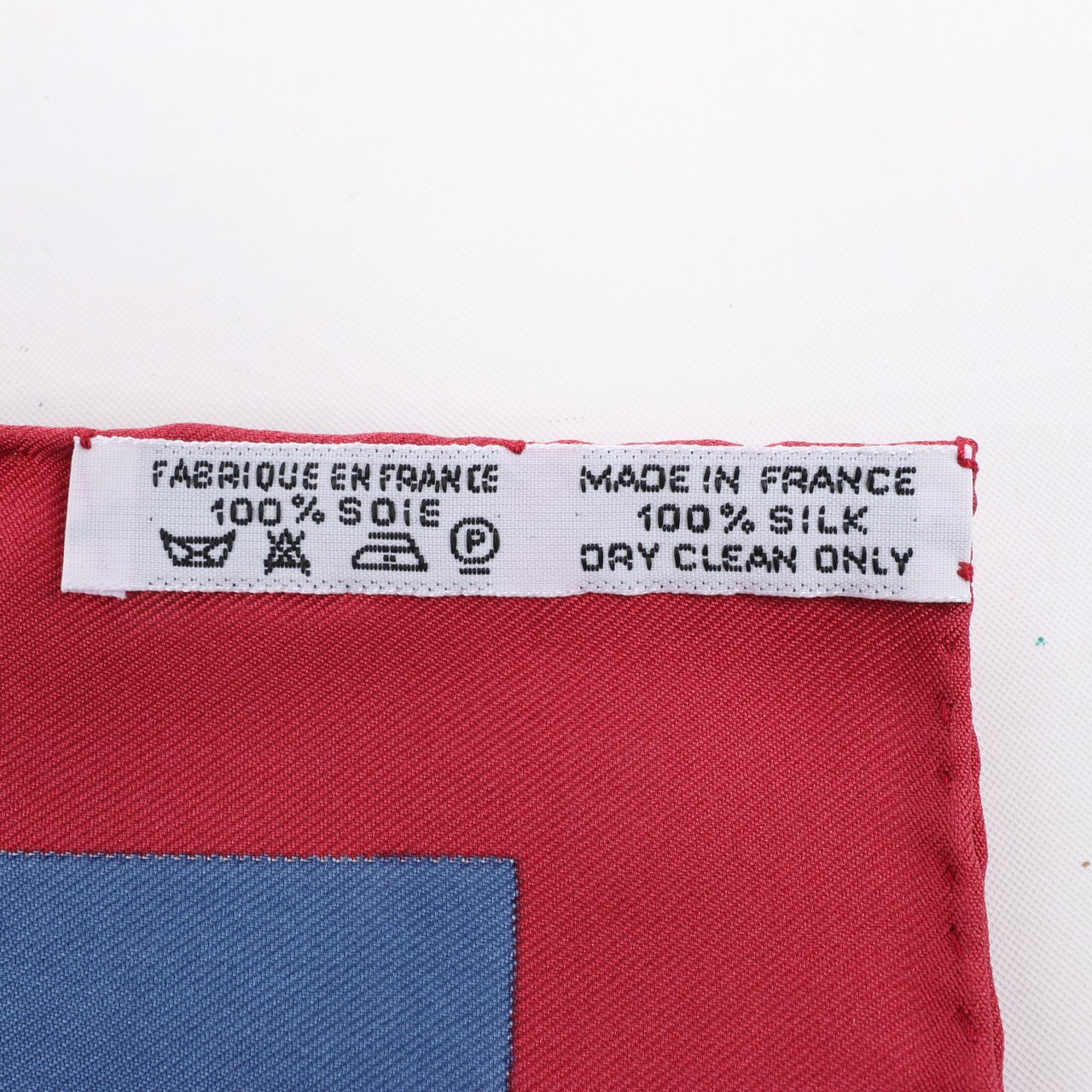 Hermès Hermès Carré 90 "LES PERROQUETS" Silk Scarf Maroon