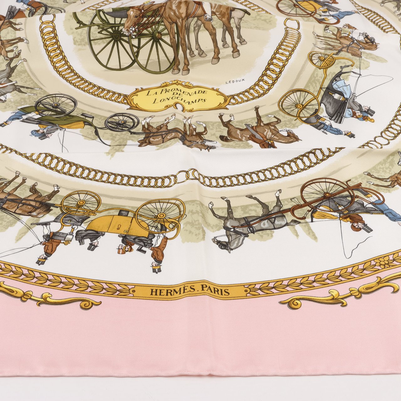 Hermès Hermès Carré 90 "LA PROMENADE DE LONGCHAMPS" Silk handkerchief in Pink Roze