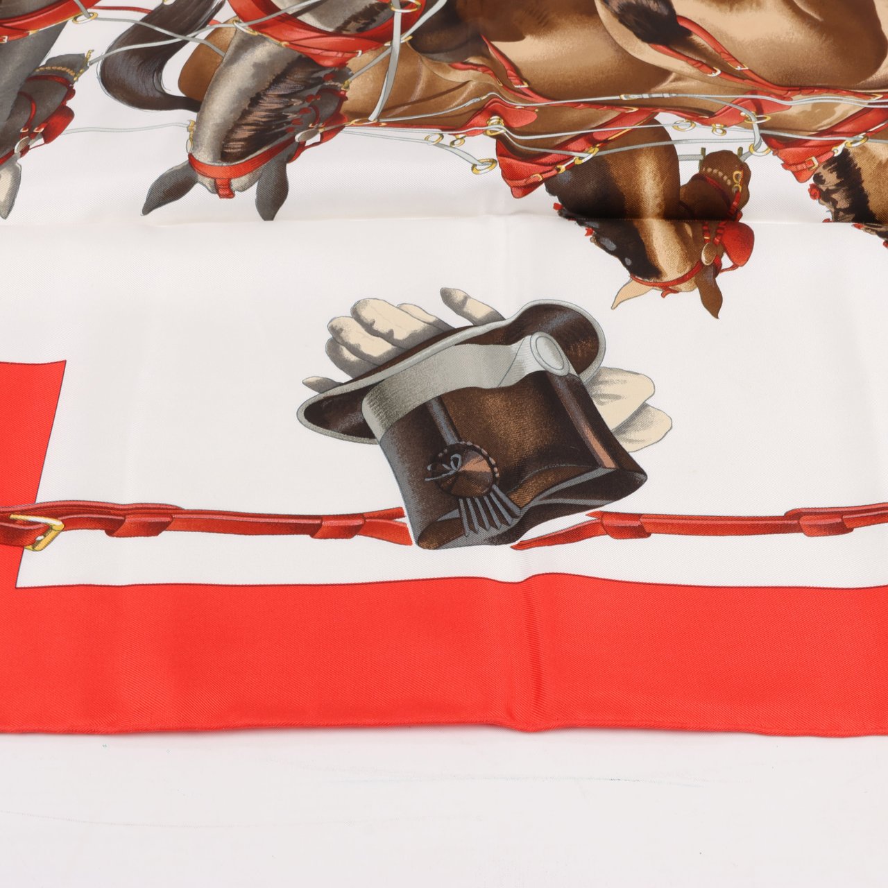 Hermès Hermès Carré 90 "ATTELAGE EN ARBALETE" Silk handkerchief in Red Rood
