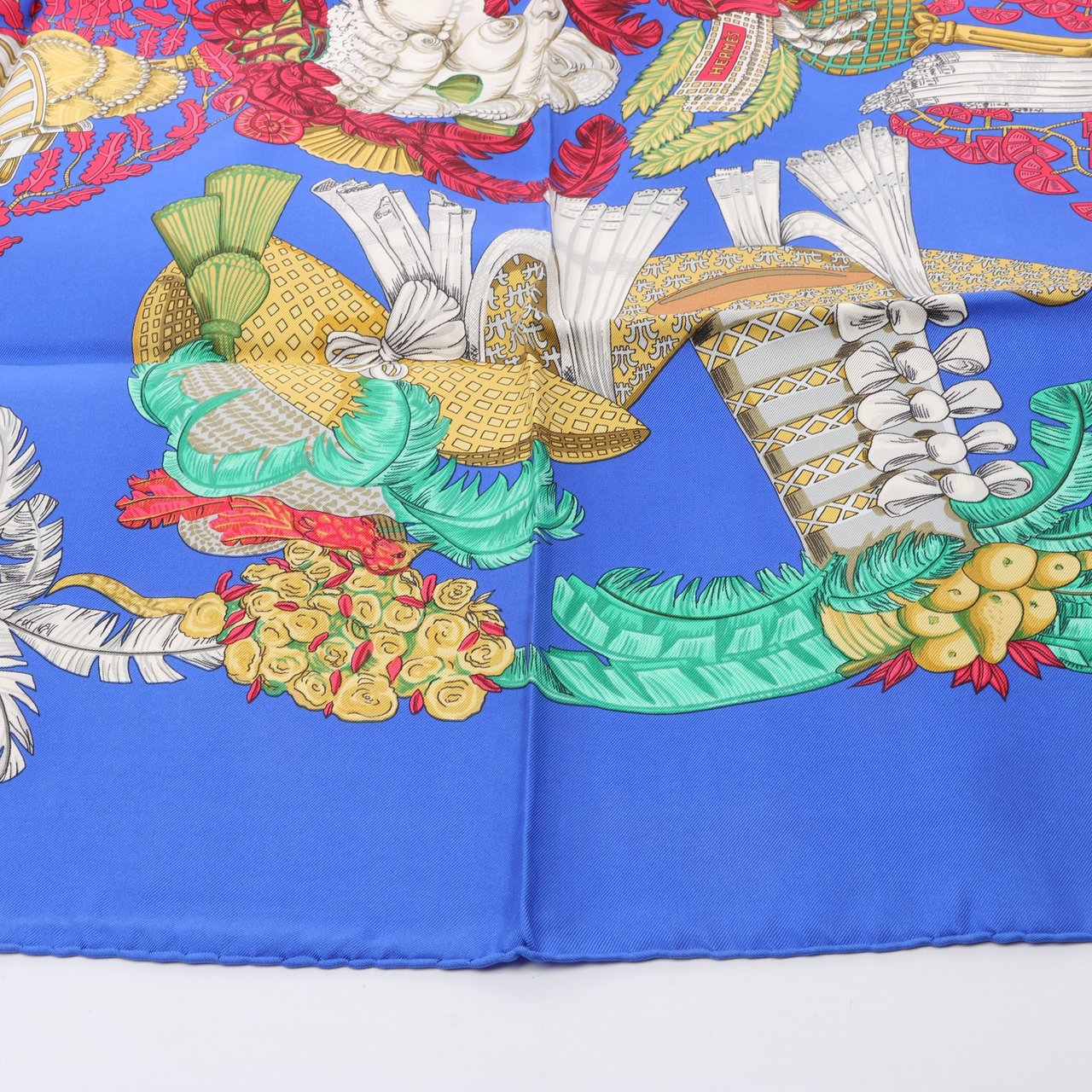 Hermès Hermès Carré 90 "Chapeau" 100% Silk Scarf in Blue Blauw