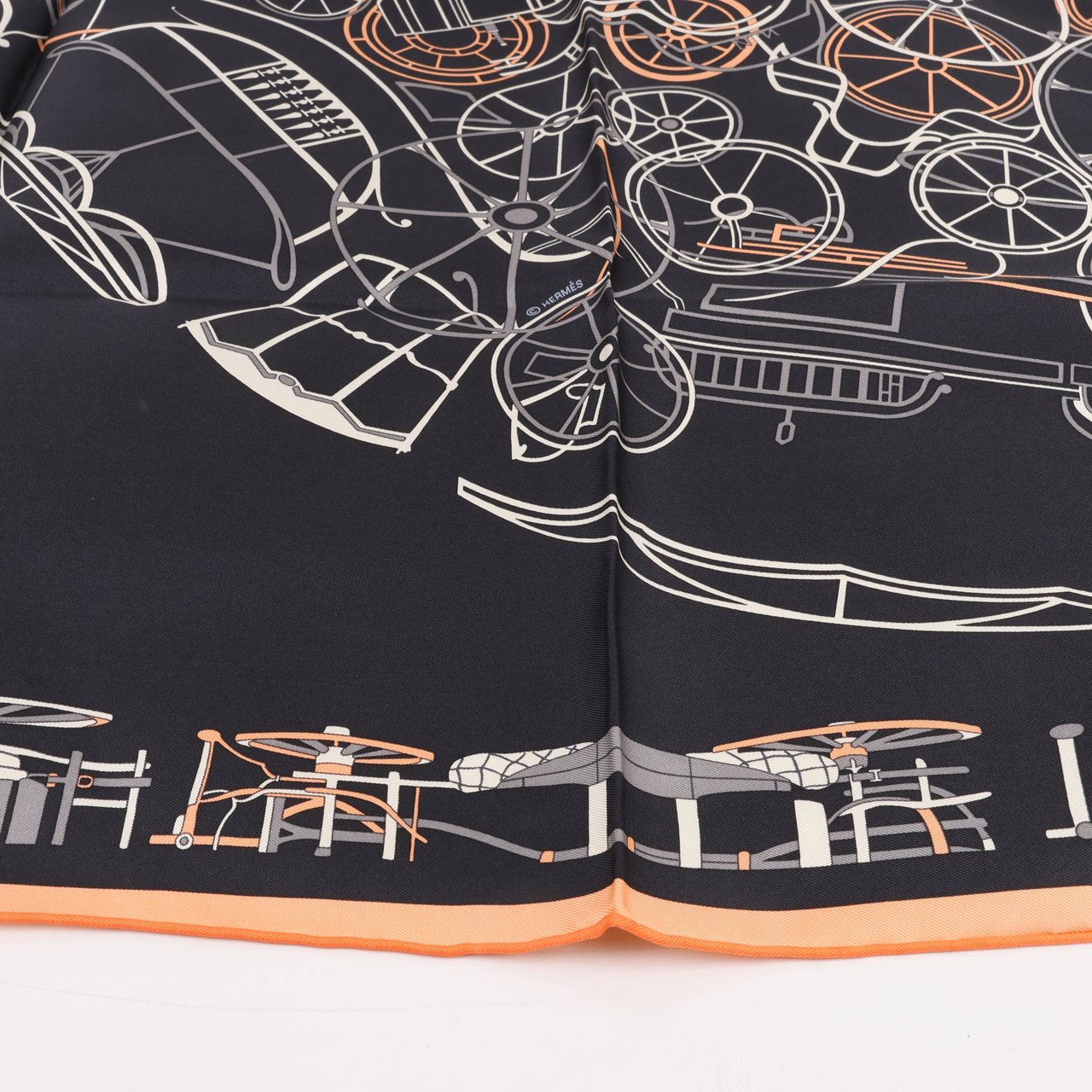 Hermès Hermès Carré 90 "COMPLICATION EQUESTRE" 100% Silk Scarf in Black Zwart
