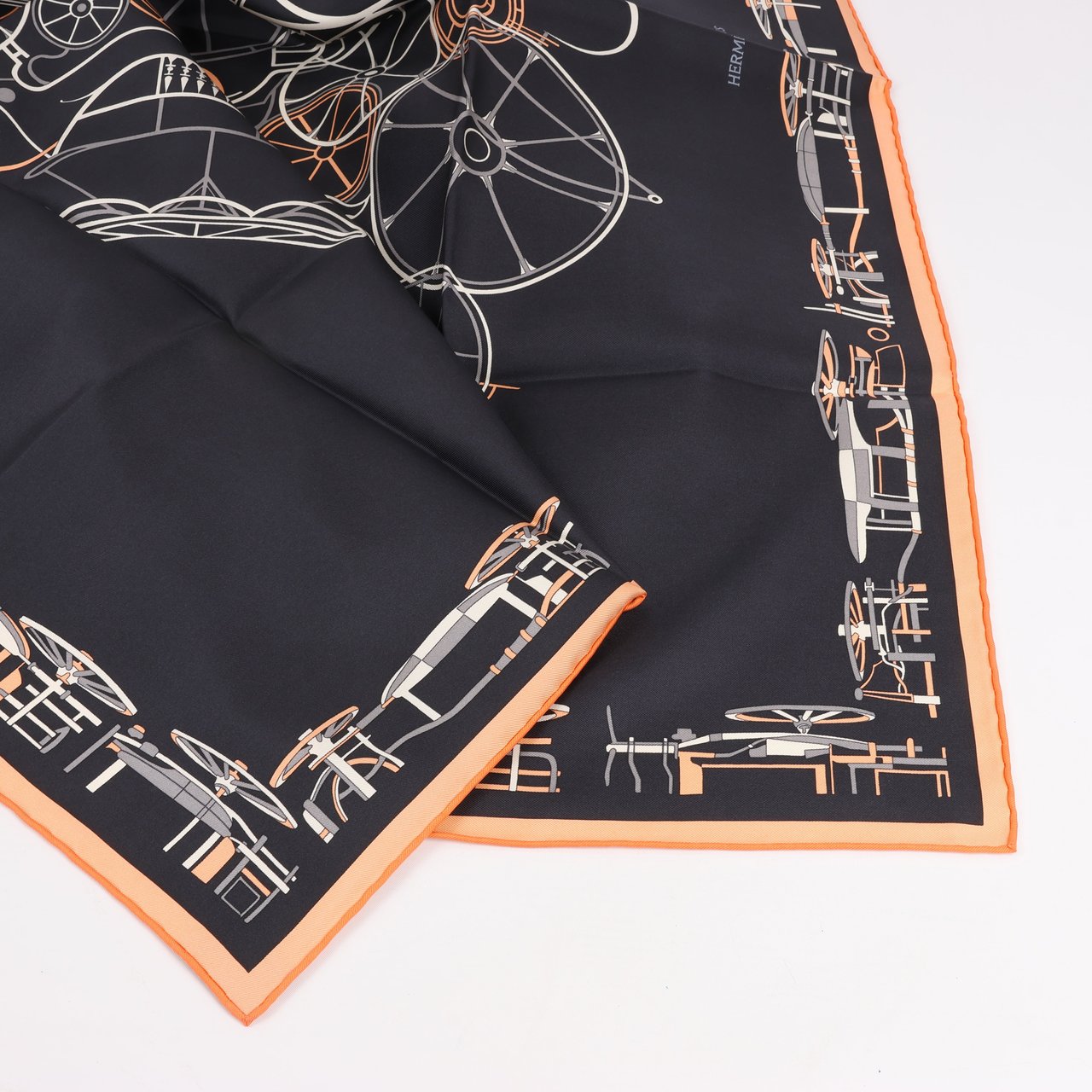 Hermès Hermès Carré 90 "COMPLICATION EQUESTRE" 100% Silk Scarf in Black Zwart