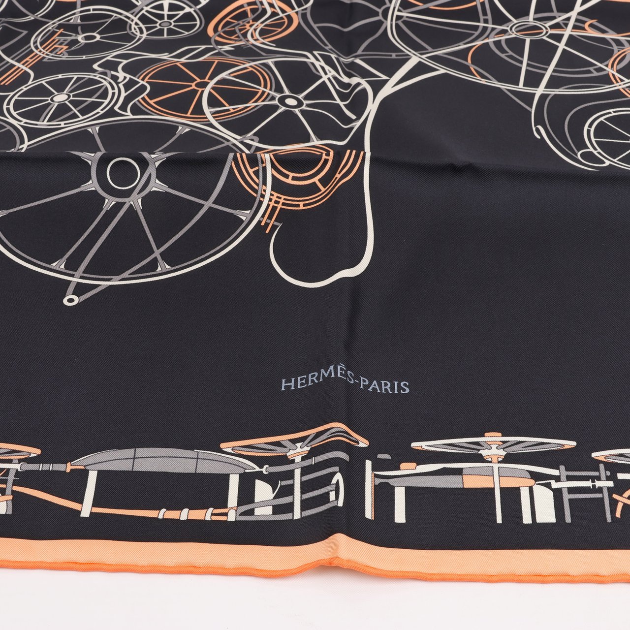 Hermès Hermès Carré 90 "COMPLICATION EQUESTRE" 100% Silk Scarf in Black Zwart